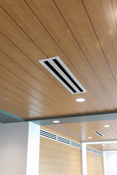 More Photos Of 1425 E Glendale Blvd., Valparaiso Healthcare For Lease