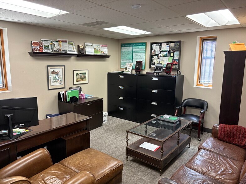 More Photos Of 428 W Shoshone St, Pasco Office For Sale
