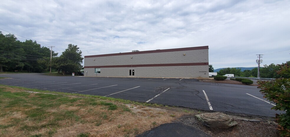More Photos Of 769-785 Keystone Industrial Park Rd, Dunmore Research And Development For Lease