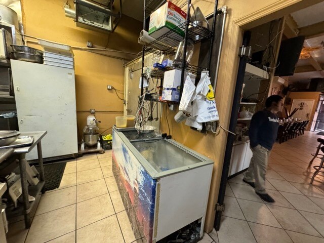 More Photos Of 160 Irving Ave, Brooklyn General Retail For Lease