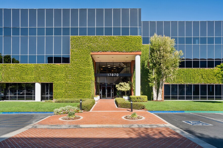 More Photos Of 17870 Castleton St, City Of Industry Office For Lease