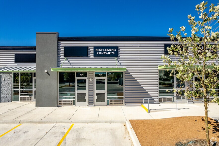 More Photos Of 8114 City Base Landing, San Antonio Unknown For Lease