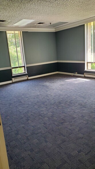 More Photos Of 333 Cedar Ave, Middlesex Office For Lease