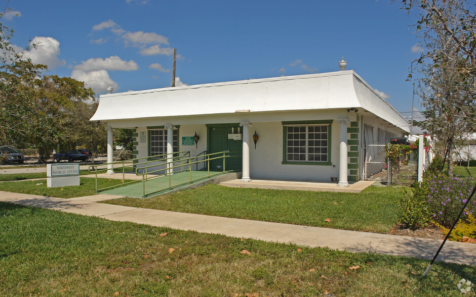 Primary Photo Of 401 NE 1st St, Pompano Beach Medical For Lease