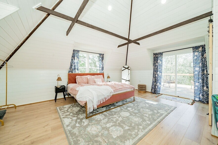 More Photos Of 691 Bear Rd, Van Alstyne Specialty For Sale