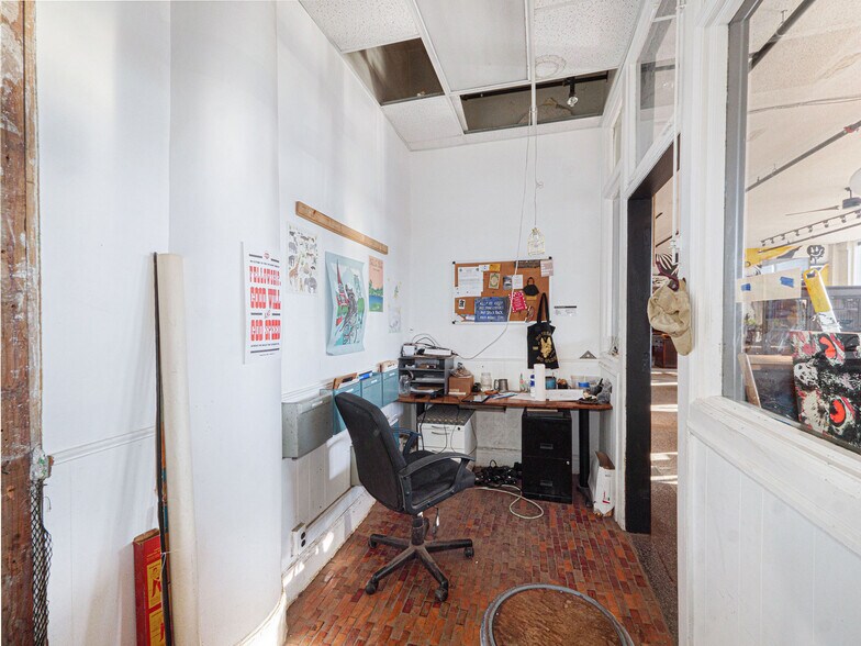 More Photos Of 11500 Joseph Campau St, Hamtramck Auto Dealership For Sale