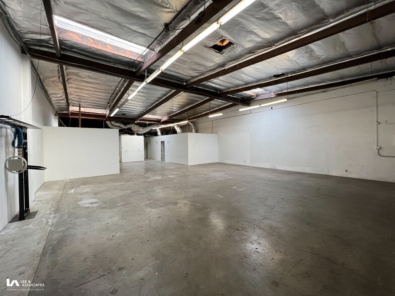 More Photos Of 16220-16228 Gundry Ave, Paramount Warehouse For Lease