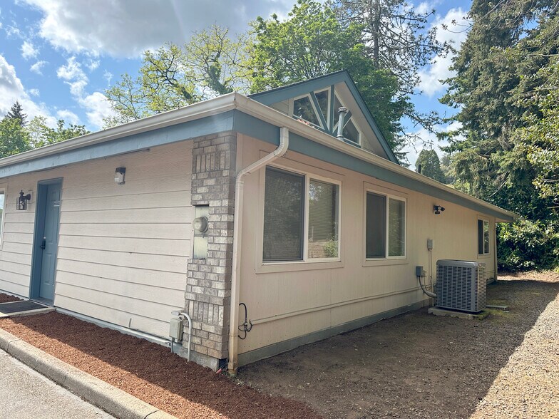 More Photos Of 3265 Liberty Rd S, Salem Office For Sale