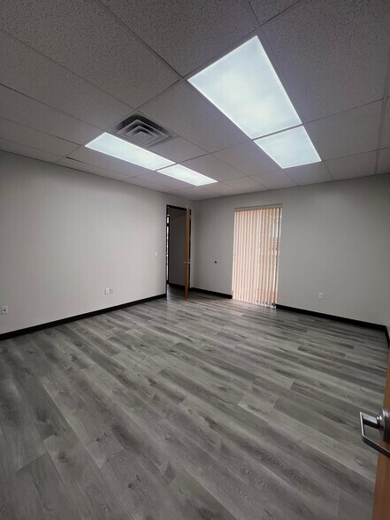 More Photos Of 11950 Alief Clodine Rd, Houston Light Distribution For Lease