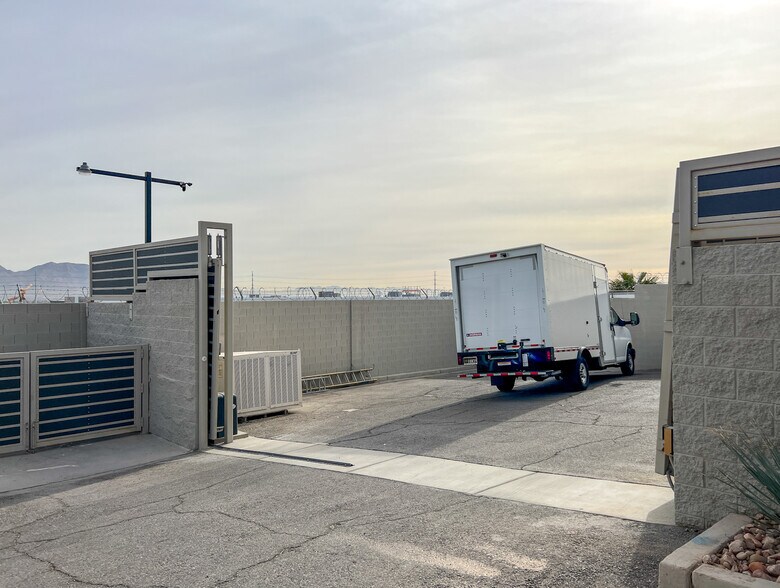 More Photos Of 205 E Brooks Ave, North Las Vegas Warehouse For Lease