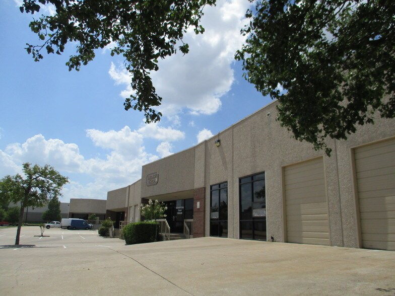 More Photos Of 1111 Jupiter Rd, Plano Warehouse For Lease