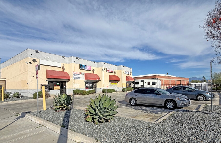 More Photos Of 299 W Olive St, Colton Freestanding For Lease