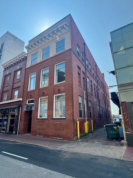 More Photos Of 210 Hale St, Charleston Office For Sale