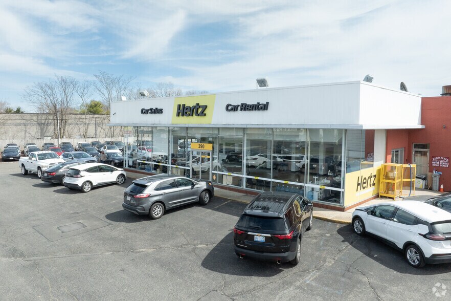 More Photos Of 390 Middle Country Rd, Smithtown Auto Dealership For Lease