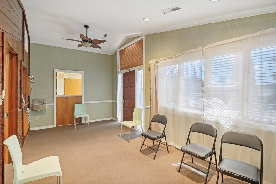 More Photos Of 1007 Carthage St, Sanford Medical For Lease