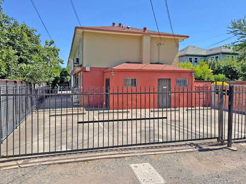 More Photos Of 1312 T St, Sacramento Apartments For Sale