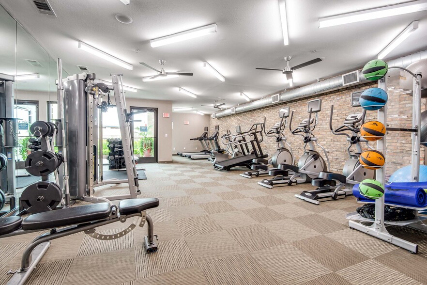 More Photos Of 12808 Queensbury Ln, Houston Apartments For Lease