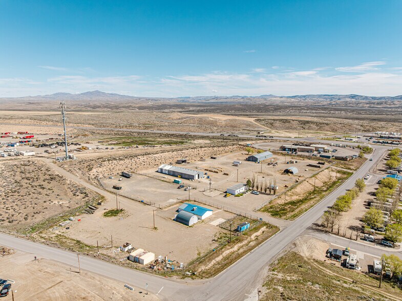More Photos Of 824 Poplar St, Carlin Industrial For Sale