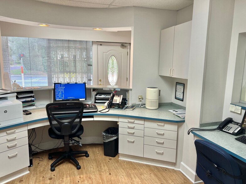 More Photos Of 2210 S Macdill Ave, Tampa Office For Sale