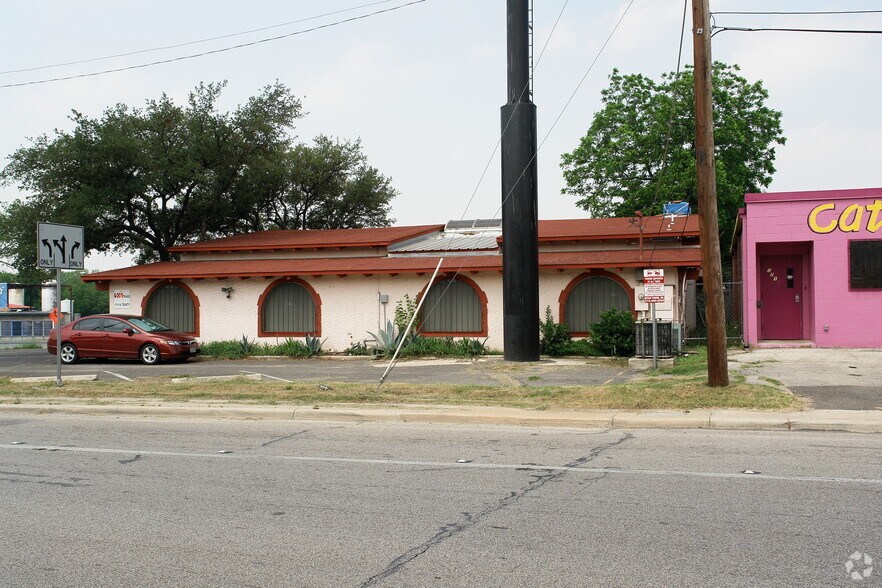 More Photos Of 1711 N Trinity St, San Antonio Coworking Space