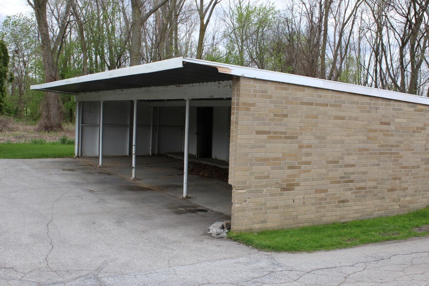 More Photos Of 1410 S Center Rd, Saginaw Apartments For Sale