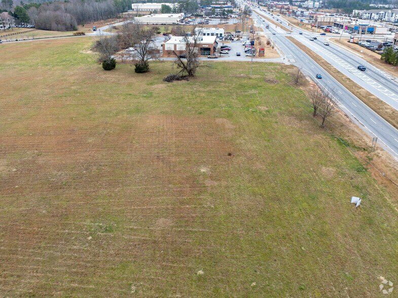More Photos Of 8119 Senoia Road, Fairburn General Retail For Lease