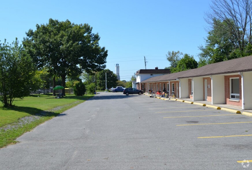 More Photos Of 1144 Division St, Cobourg Hotel For Sale