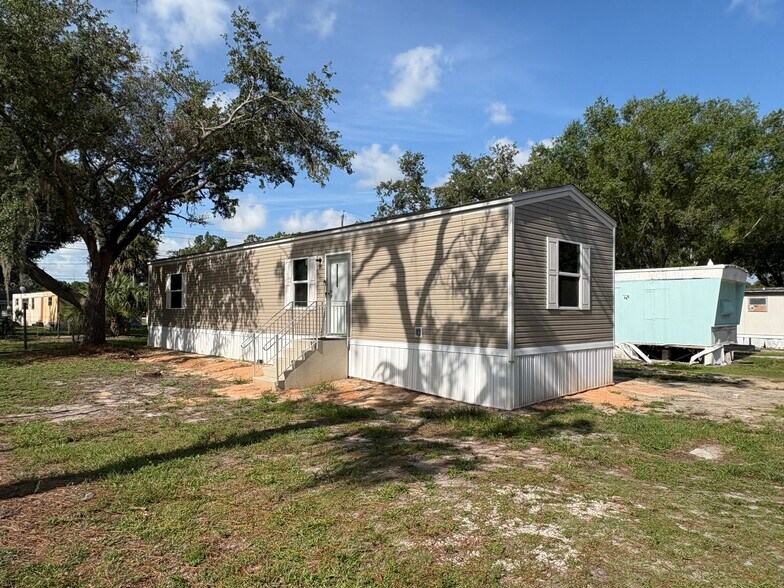 More Photos Of 725 N Chestnut Rd, Lakeland Multifamily For Sale