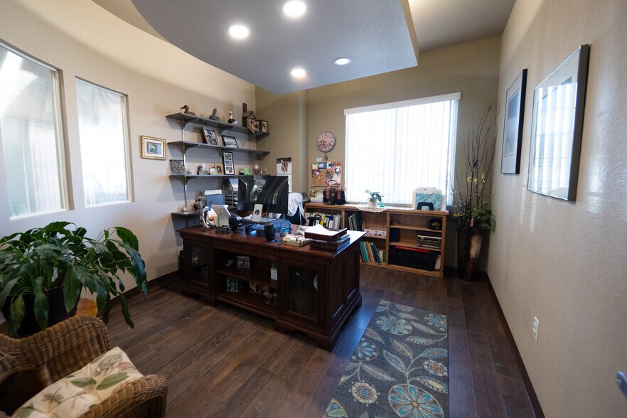 More Photos Of 130 Circuit Ct, Sparks Warehouse For Sale