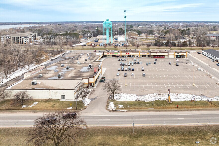More Photos Of 804-840 S Lake St, Forest Lake General Retail For Lease