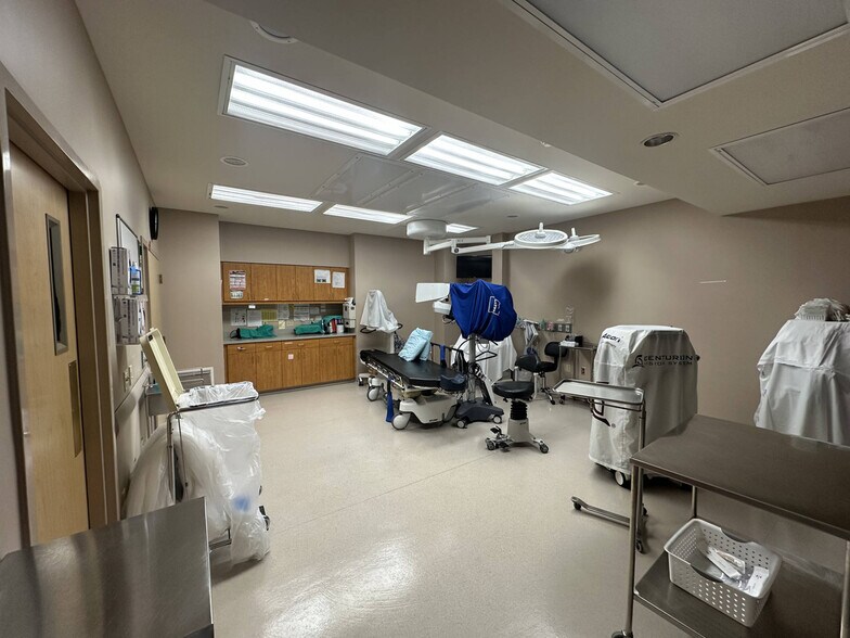 More Photos Of 5 Tyler Ct, Carlisle Medical For Sale