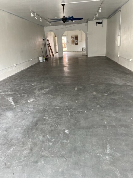 More Photos Of 952-956 Garnet Ave, San Diego Storefront For Lease