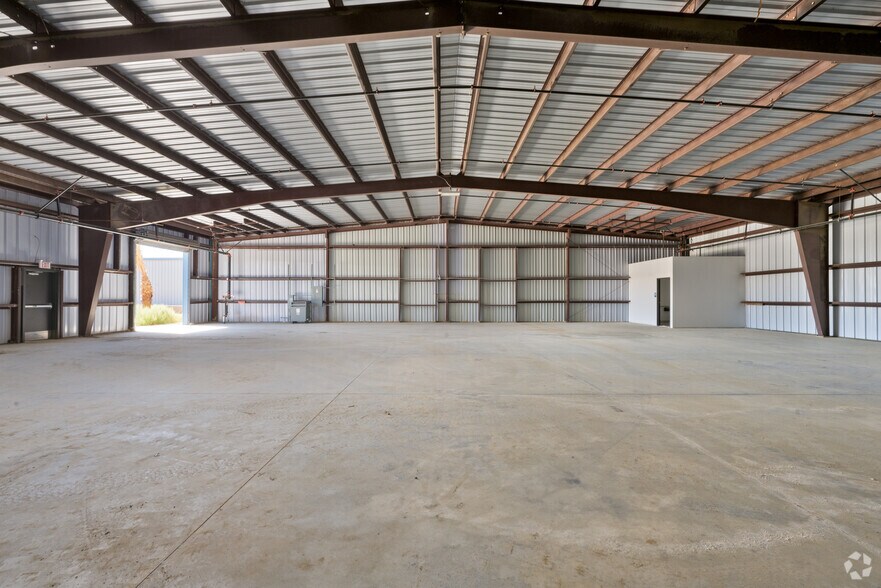 More Photos Of 16330 Beaver Rd, Adelanto Warehouse For Sale
