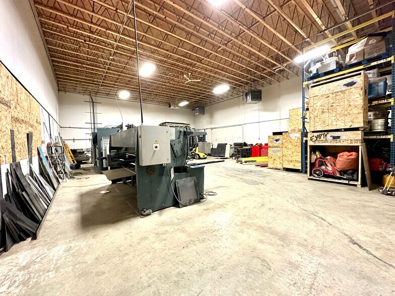 More Photos Of 4630 61 St, Red Deer Warehouse For Lease
