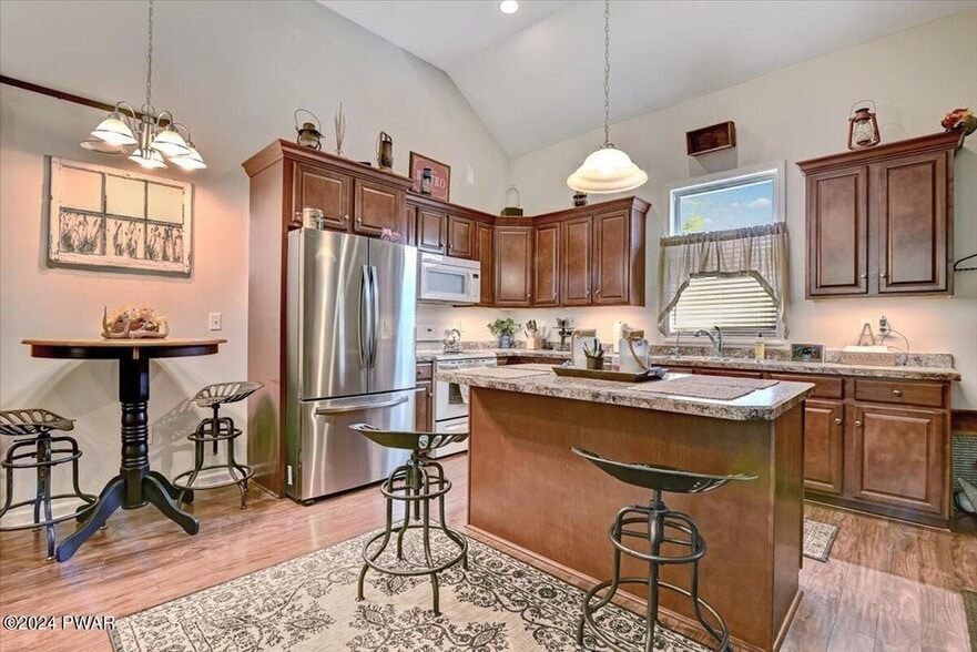 More Photos Of 186 Ledgedale Rd, Lake Ariel Apartments For Sale