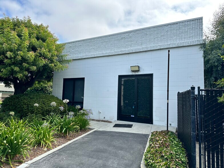 More Photos Of 2177 Leghorn St, Mountain View Research And Development For Lease