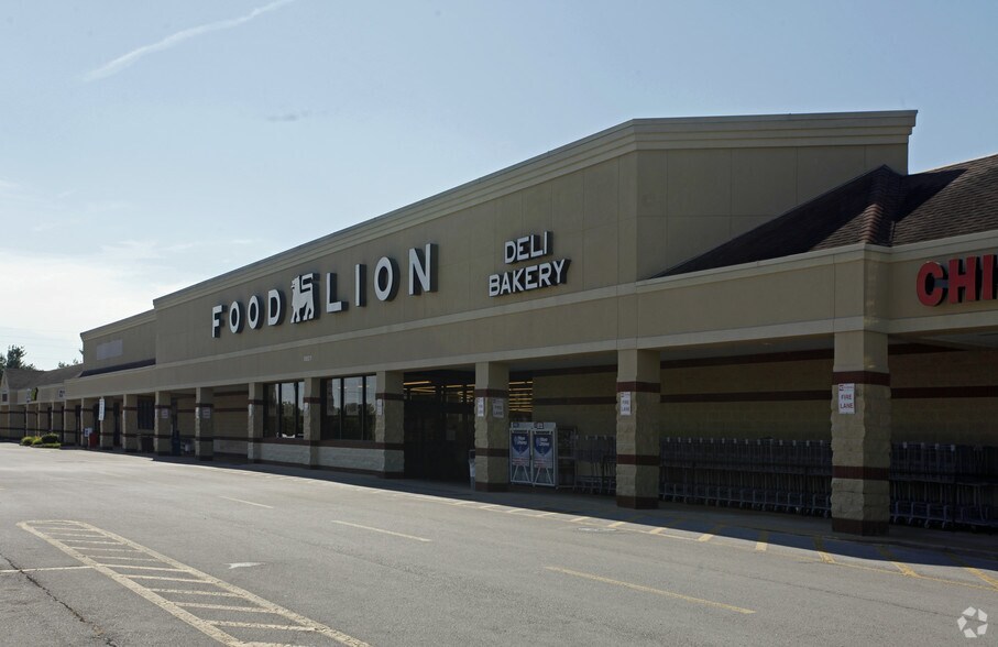 Primary Photo Of 5021 Trotwood Ave, Columbia Supermarket For Lease