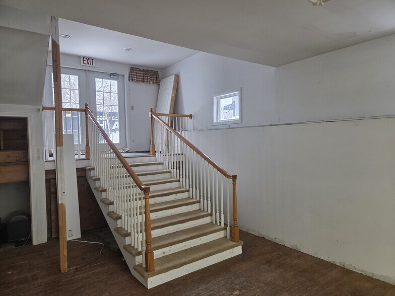 More Photos Of 241 Main St, Townsend Office Residential For Lease