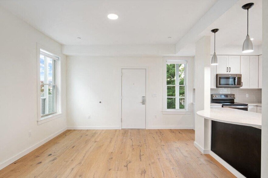 More Photos Of 24 Magazine St, Cambridge Apartments For Sale