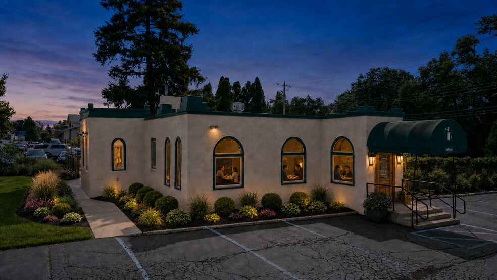 More Photos Of 17001 W Greenfield Ave, New Berlin Restaurant For Sale