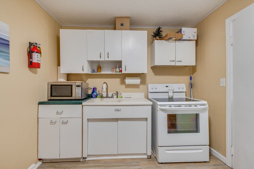 More Photos Of 1119 N Main Ave, Erwin Medical For Lease