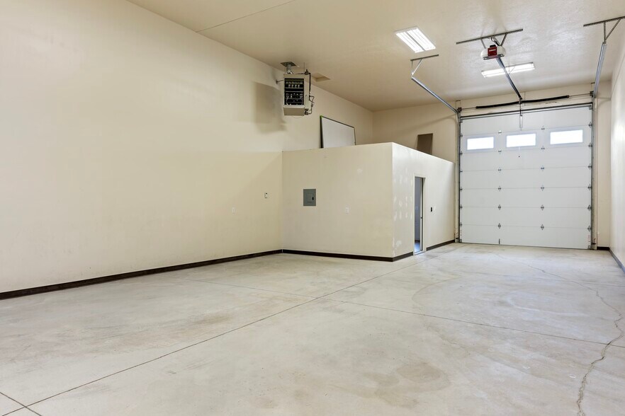 More Photos Of 1451 W 5175 S, Riverdale Light Distribution For Lease