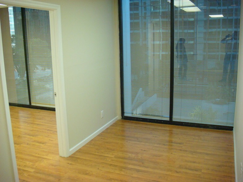 More Photos Of 1110 Brickell Ave, Miami Office For Lease