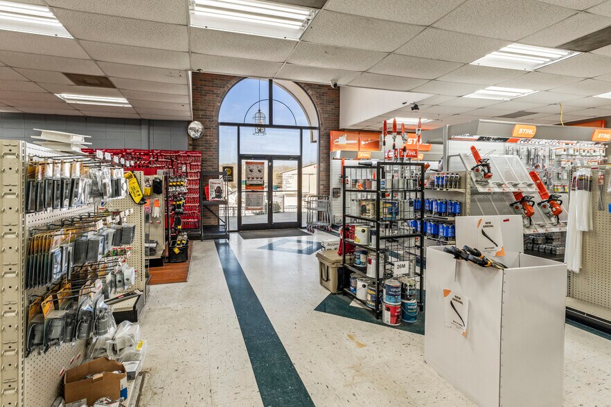 More Photos Of 1100 Winchester Hwy, Fayetteville Freestanding For Sale