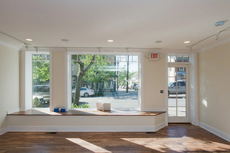 Primary Photo Of 121-125 Main St, Cold Spring General Retail For Lease