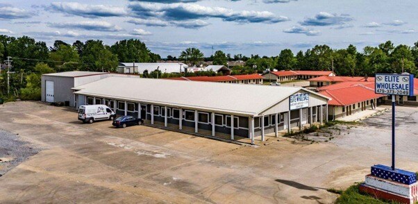 Primary Photo Of 1971 E US 412 Hwy, Siloam Springs General Retail For Sale