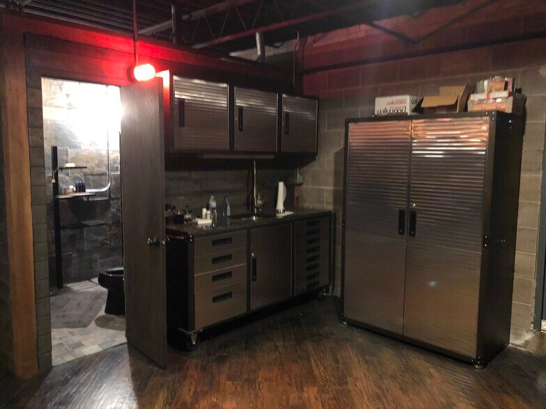 More Photos Of 1727 S Agnew Ave, Oklahoma City Service For Lease