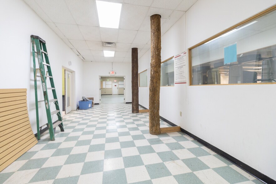 More Photos Of 90 Stonecoal Rd, Horner Freestanding For Lease