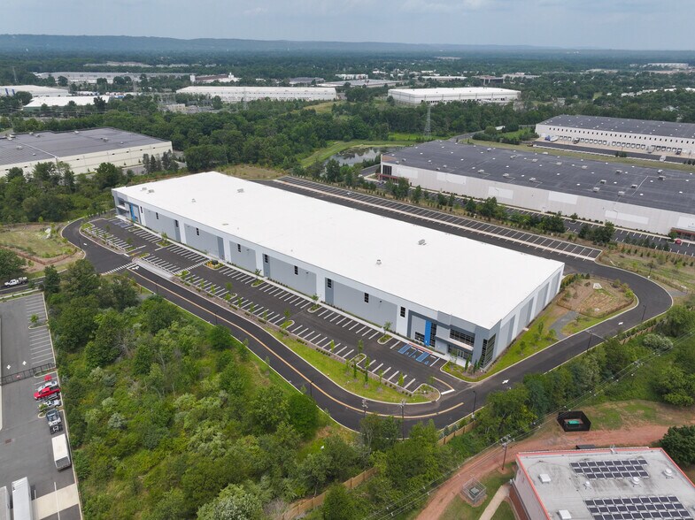 More Photos Of 10 Constitution Ave, Piscataway Distribution For Lease