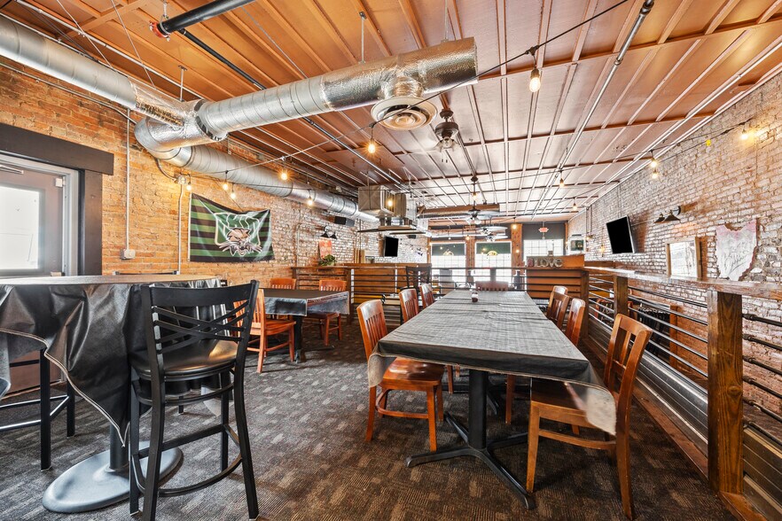 More Photos Of 7345-7347 E Main St, Reynoldsburg General Retail For Sale